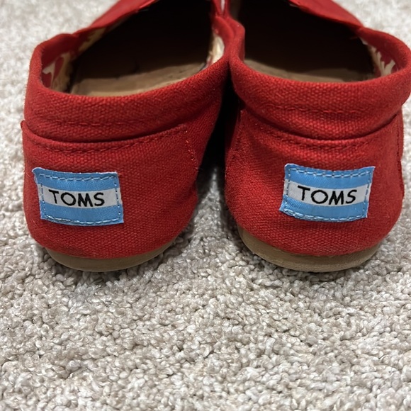 Toms Red Shoes Slip On - Picture 4 of 4
